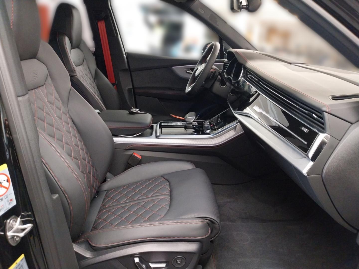 Image about Audi Q7 SUV TFSI e S line 60 TFSI e quattro tiptronic