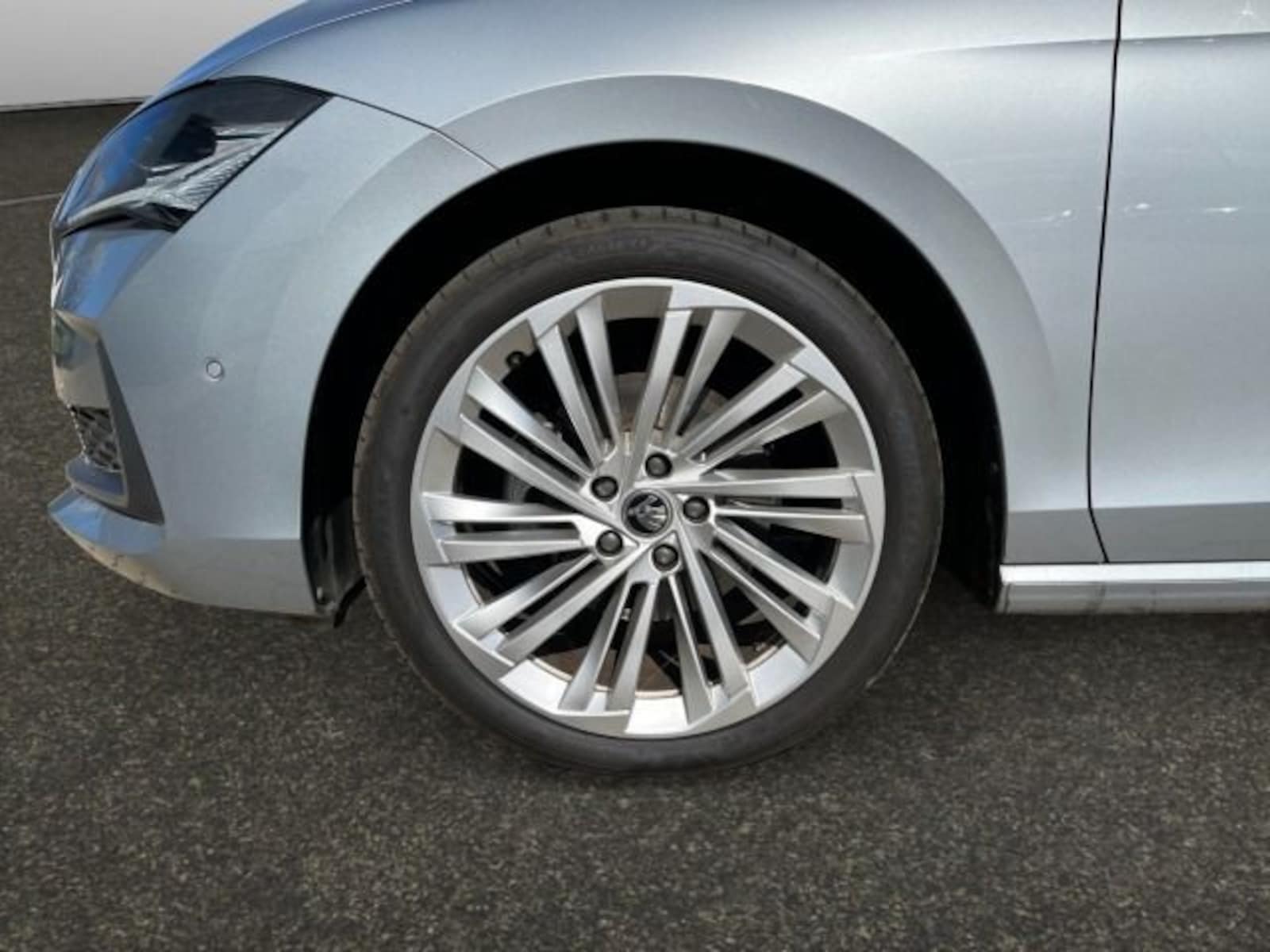 Škoda Superb Combi – Bild 14