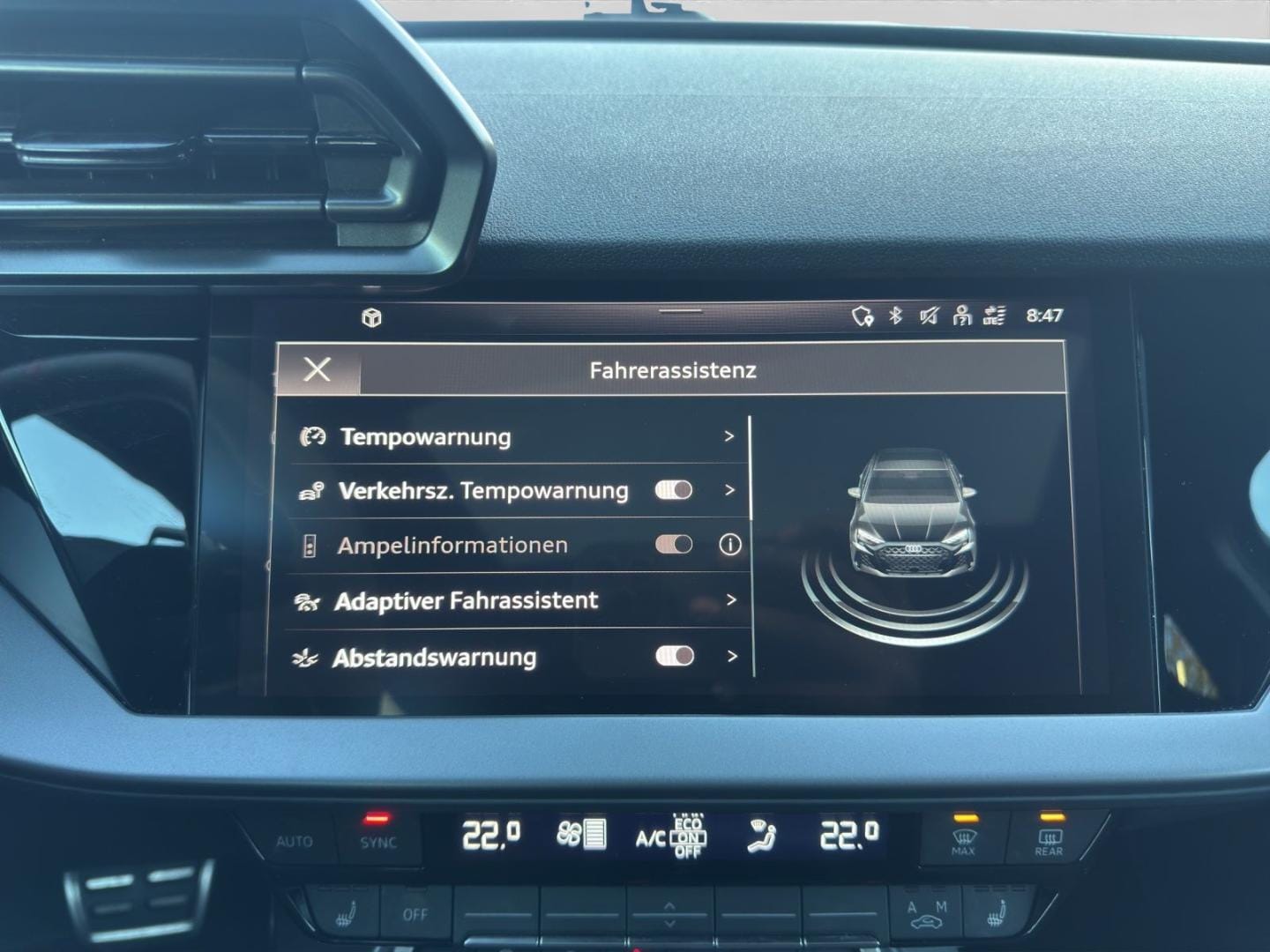 Bild über Audi RS 3 Limousine TFSI quattro S tronic - für weitere Informationen kontaktieren Sie den Audi Partner