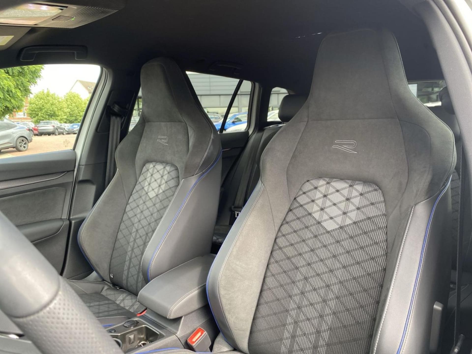 Volkswagen Golf Variant R-Line