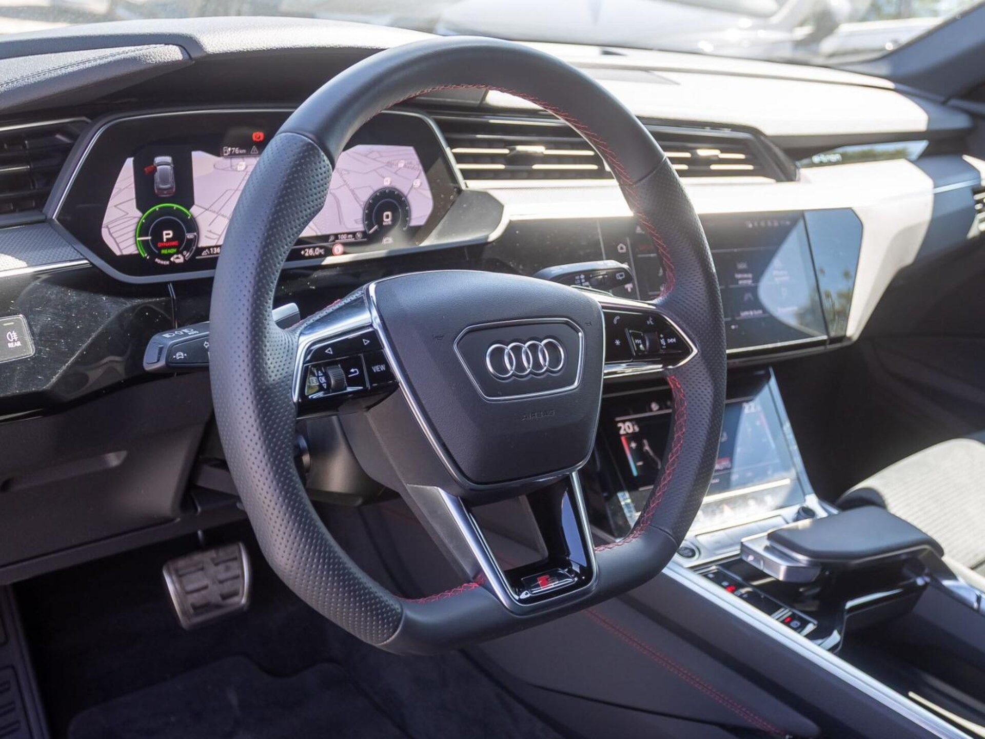 Audi Q8 e-tron S line