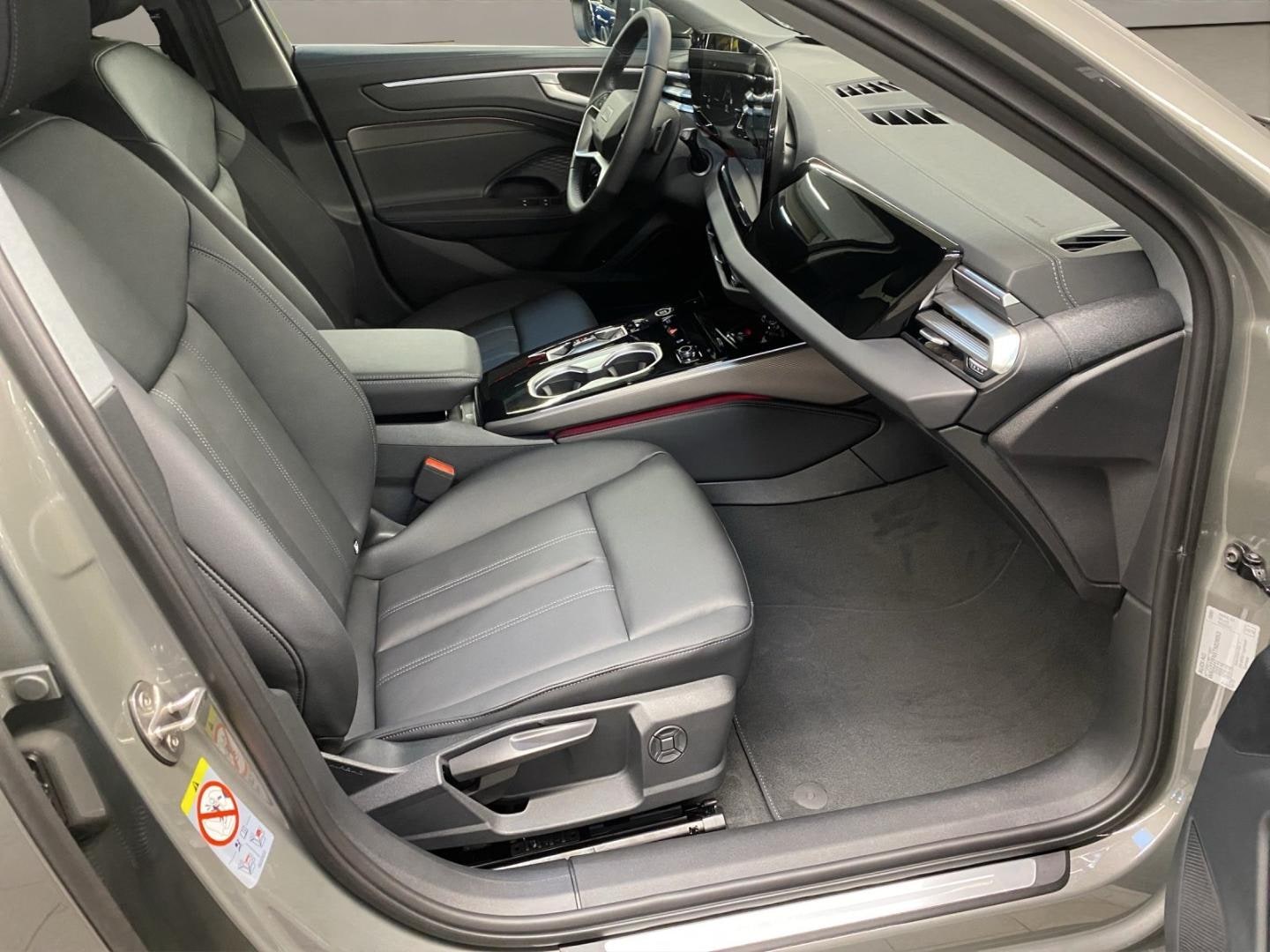 Bild über Audi A6 Avant TDI 150 kW S tronic - für weitere Informationen kontaktieren Sie den Audi Partner