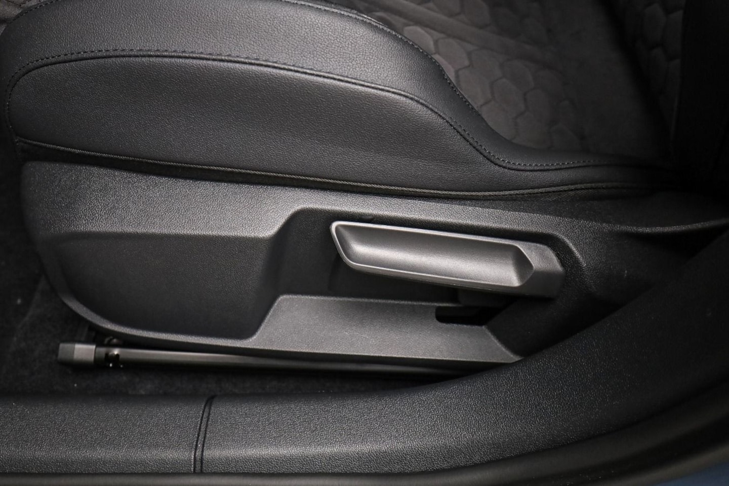 Bild über Audi RS 3 Sportback TFSI quattro S tronic - für weitere Informationen kontaktieren Sie den Audi Partner