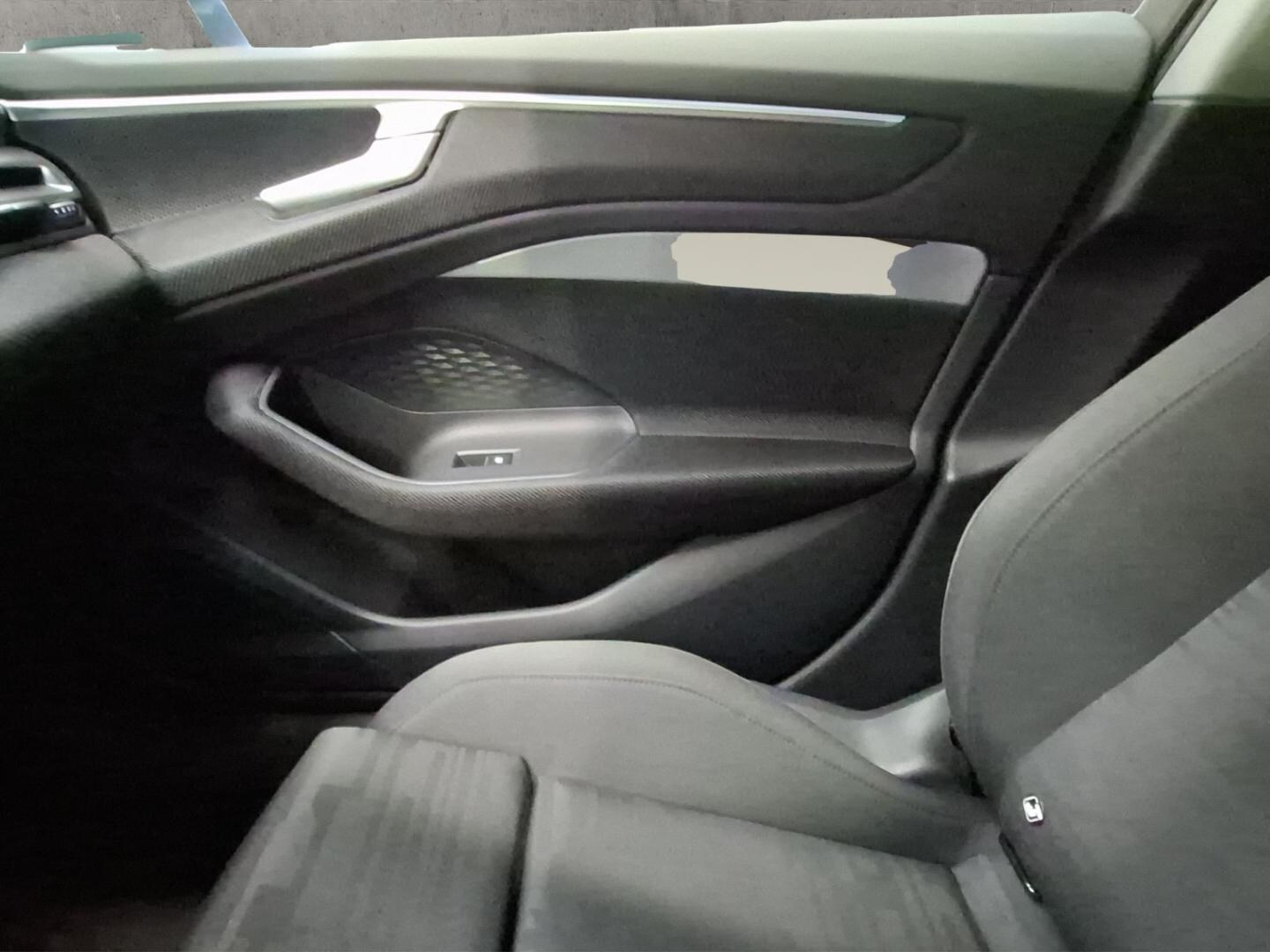 Bild über Audi A6 Avant TDI quattro 150 kW S tronic - für weitere Informationen kontaktieren Sie den Audi Partner