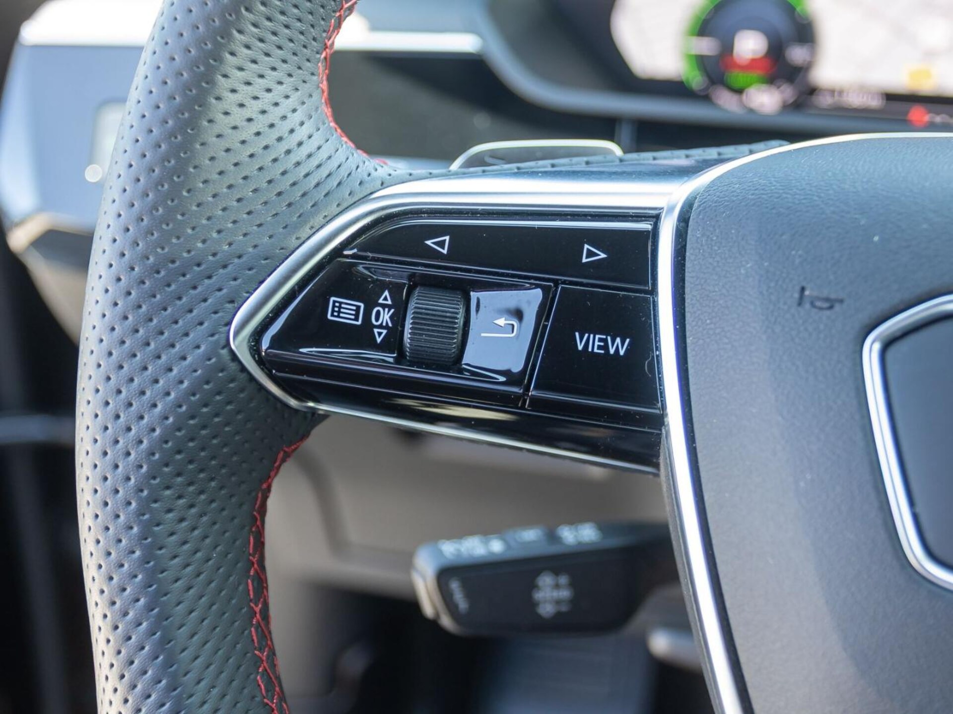 Audi Q8 e-tron S line