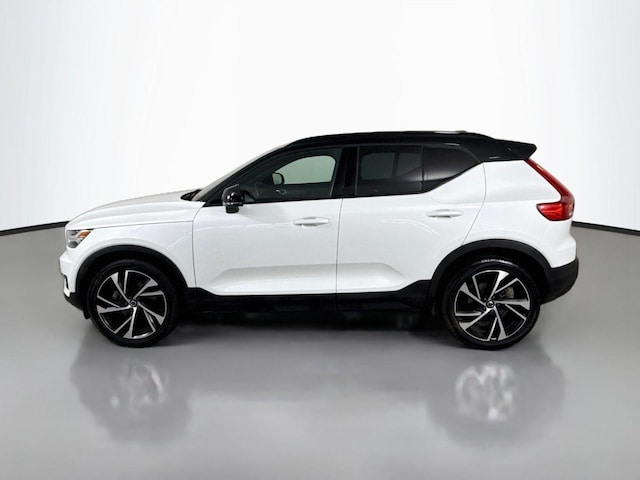 2022 Volvo XC40