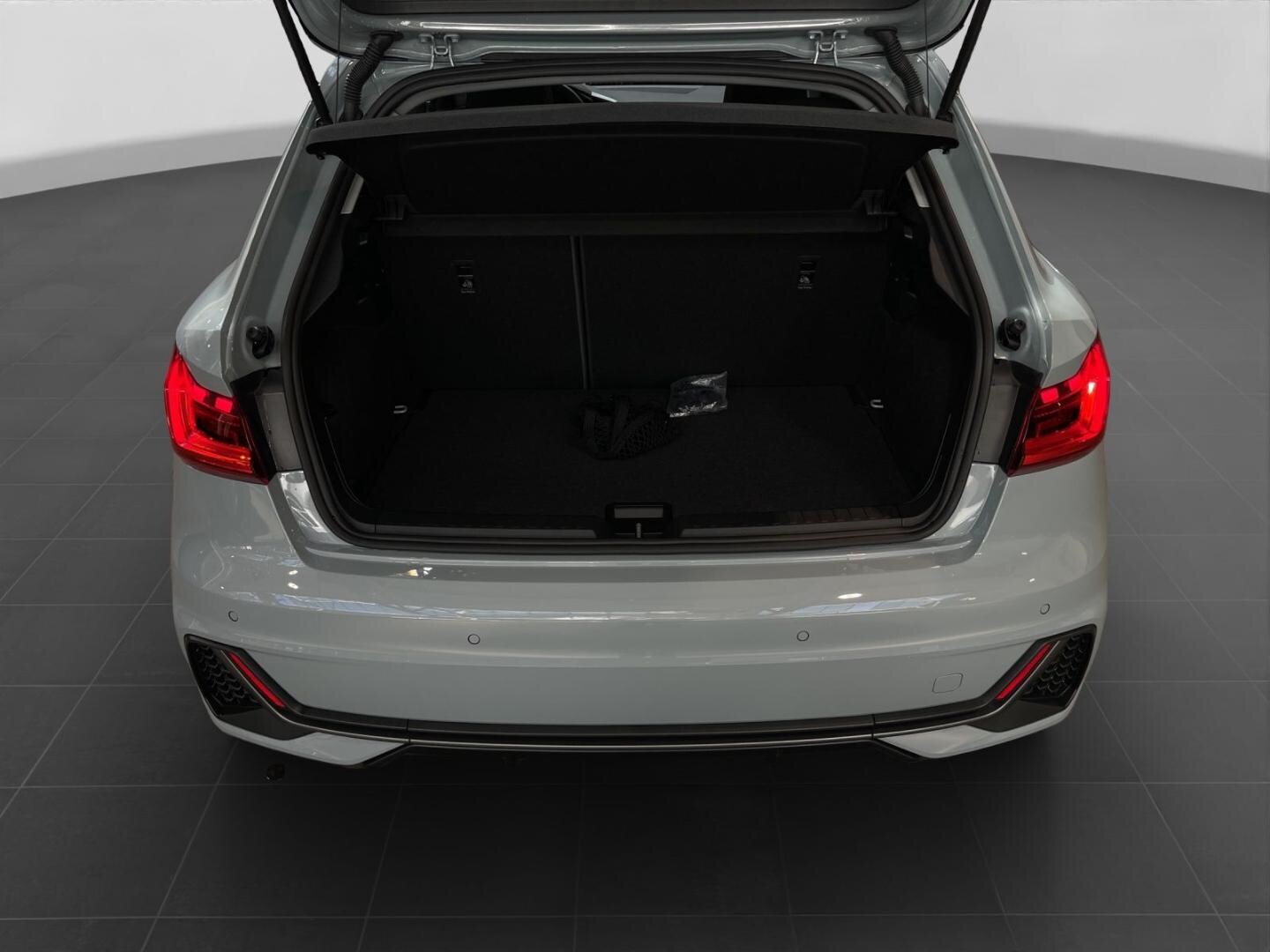 Bild über Audi A1 Sportback S line 30 TFSI Schaltgetriebe - für weitere Informationen kontaktieren Sie den Audi Partner