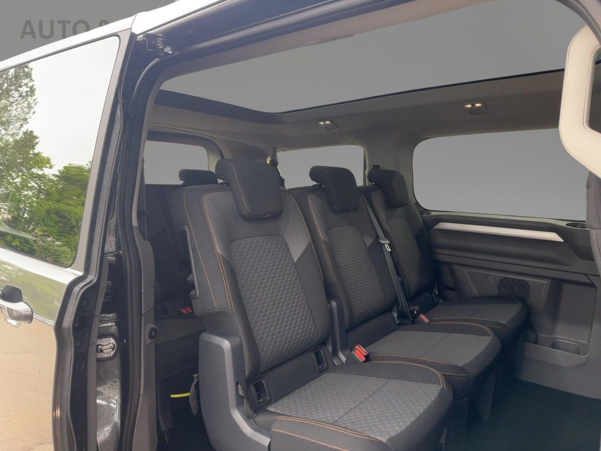 Volkswagen e-Caravelle Life