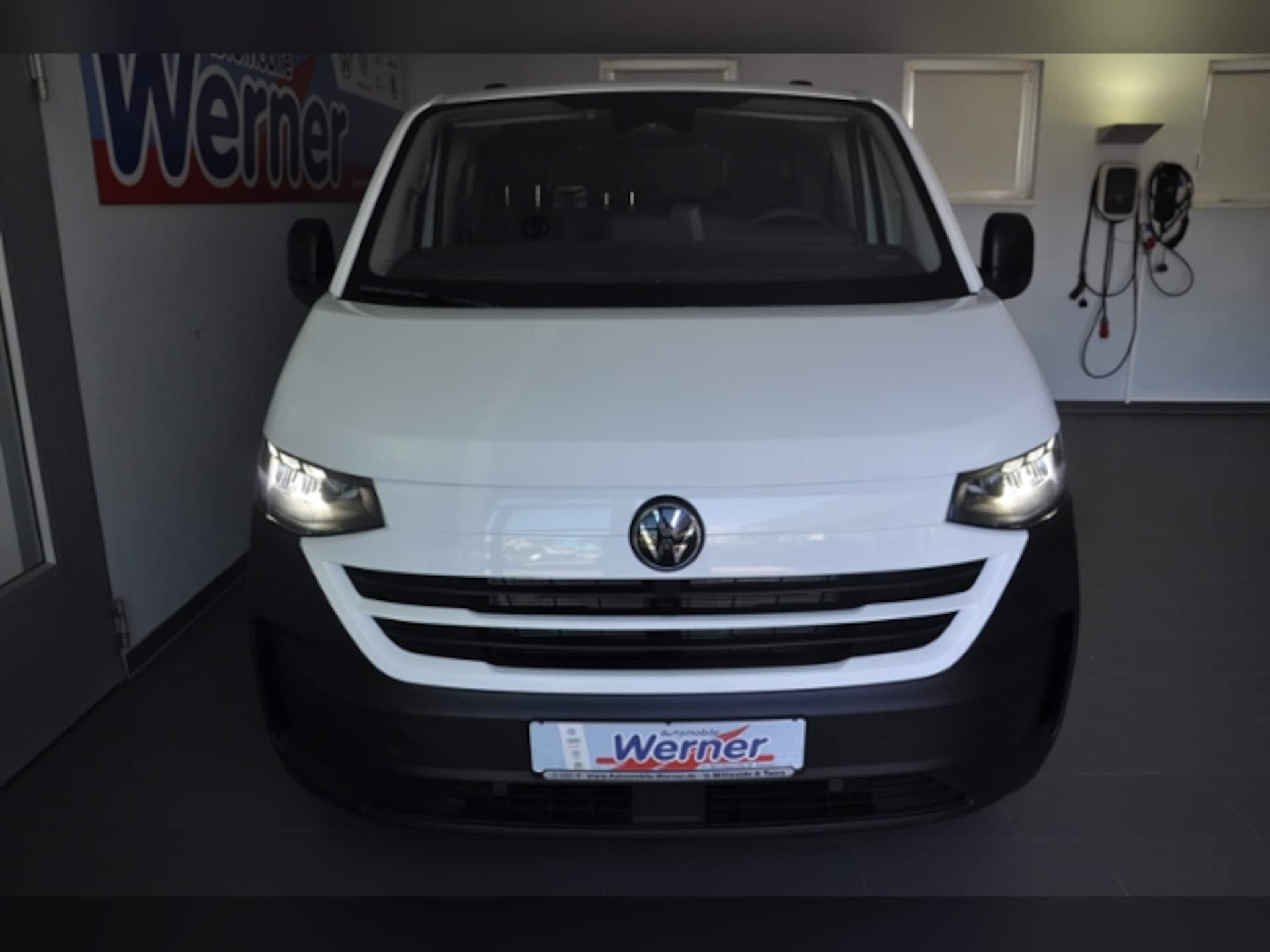 Volkswagen Transporter Kombi langer Radstand