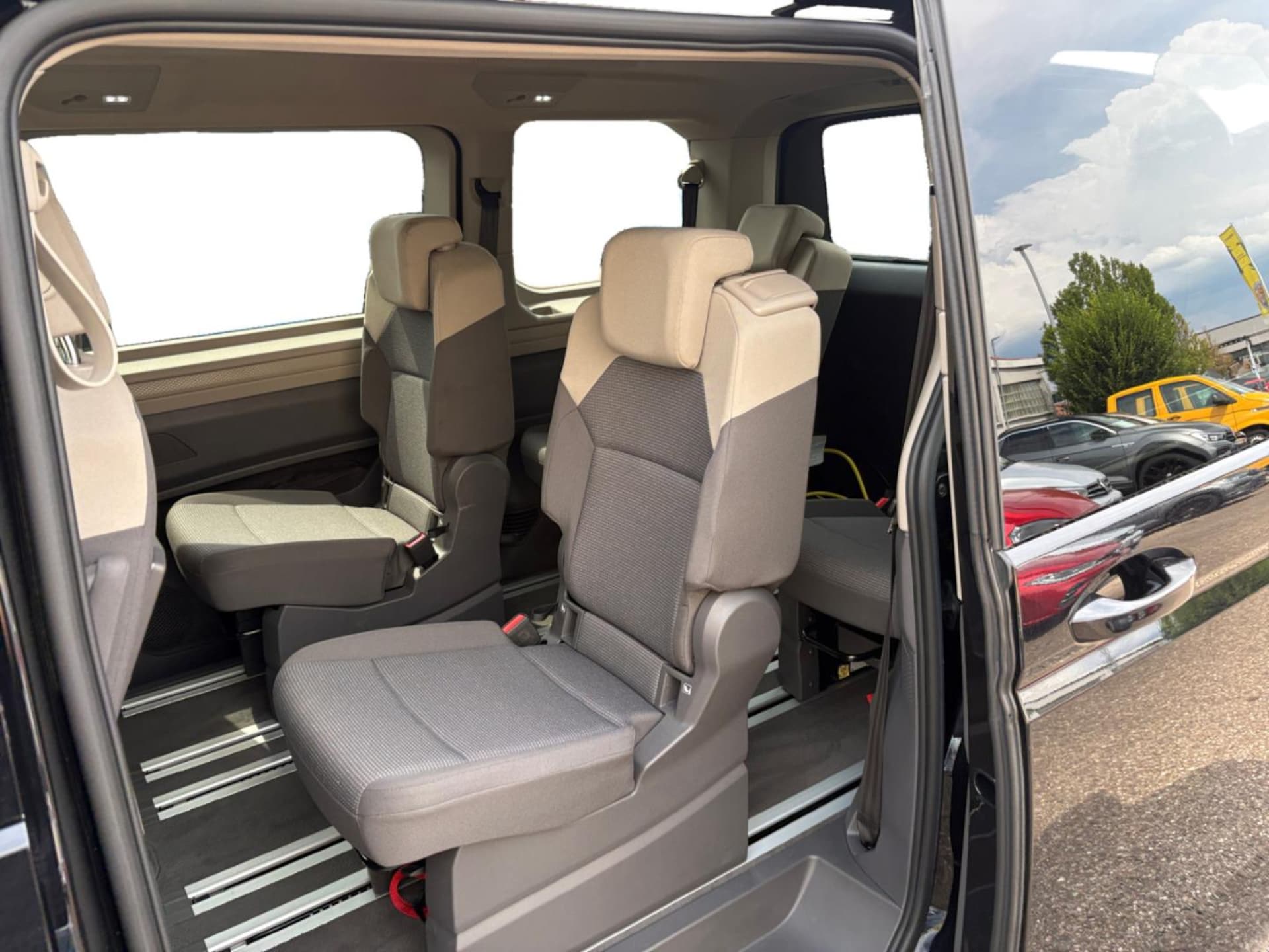 Volkswagen Multivan Basis-Modell