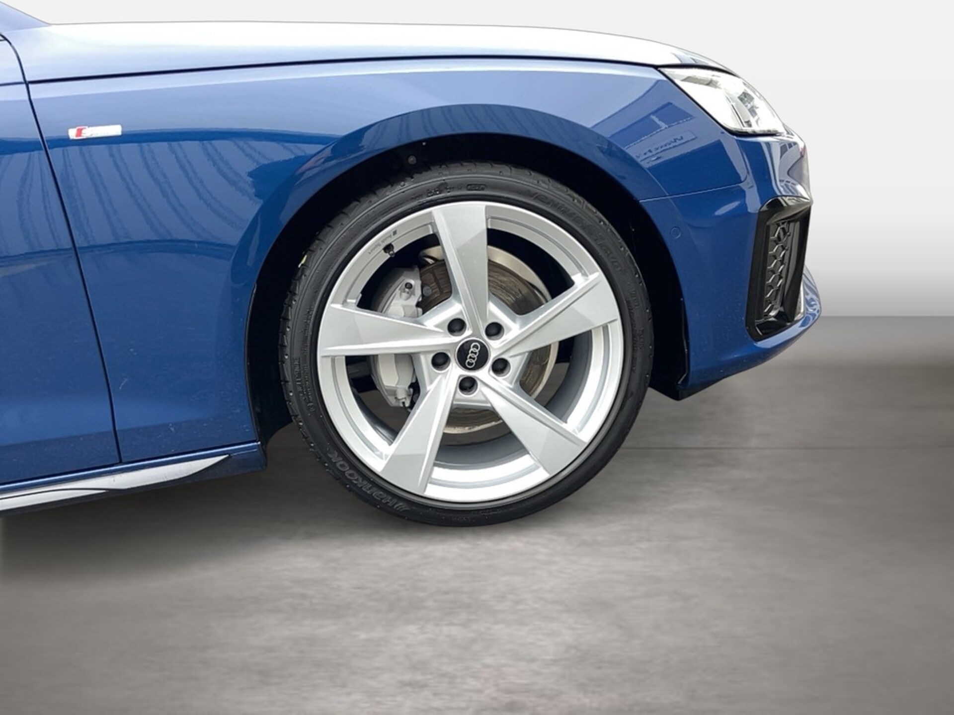 Audi A4 Avant S line