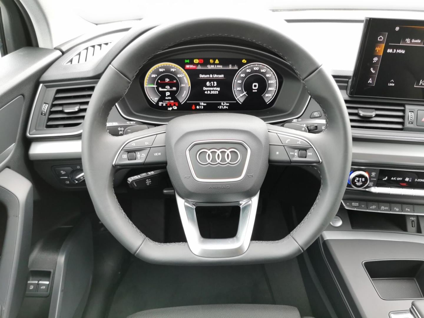 Bild über Audi Q5 TFSI e S line business 50 TFSI e quattro S tronic - für weitere Informationen kontaktieren Sie den Audi Partner