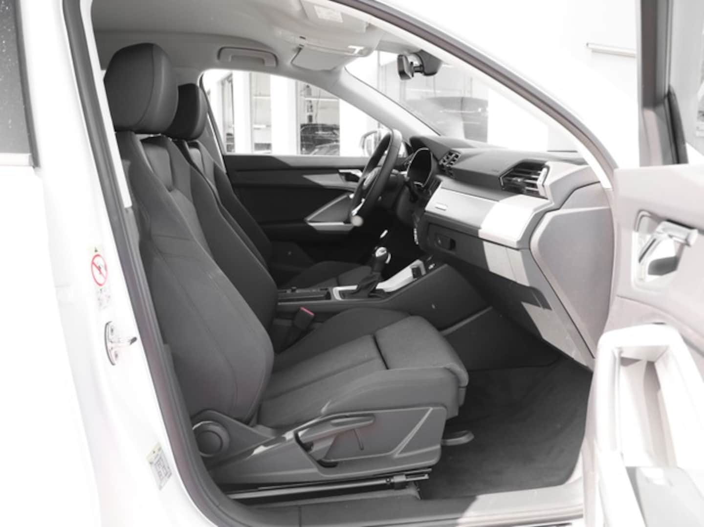 Bild über Audi Q3 TDI 110 kW S tronic - für weitere Informationen kontaktieren Sie den Audi Partner
