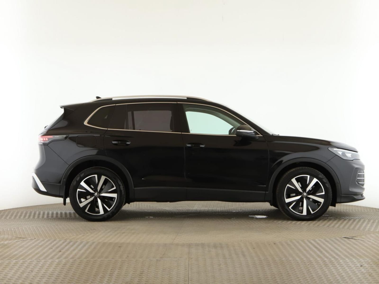 Volkswagen Tiguan – Bild 8