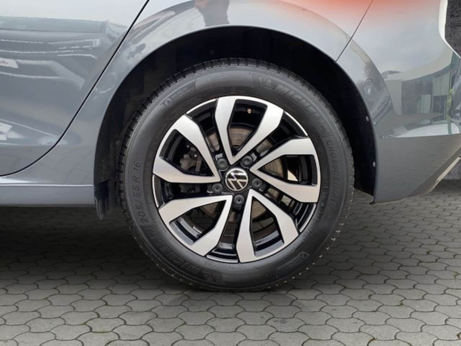 Volkswagen Golf Active