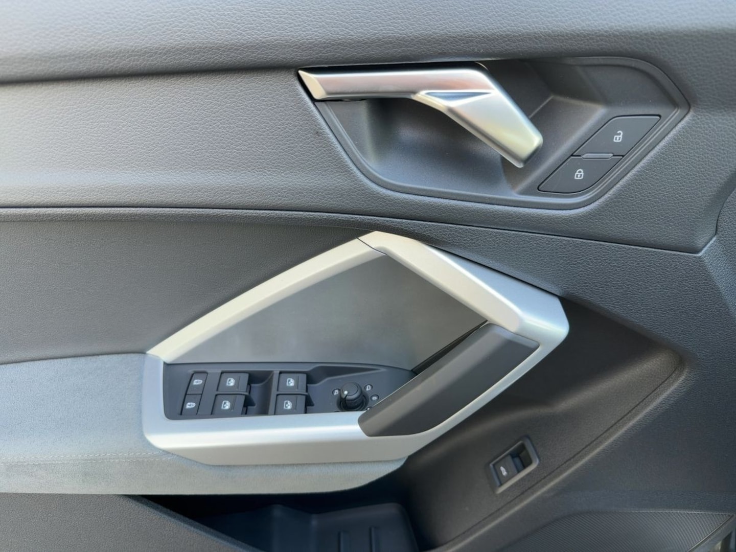 Bild über Audi Q3 TFSI quattro 180 kW S tronic - für weitere Informationen kontaktieren Sie den Audi Partner