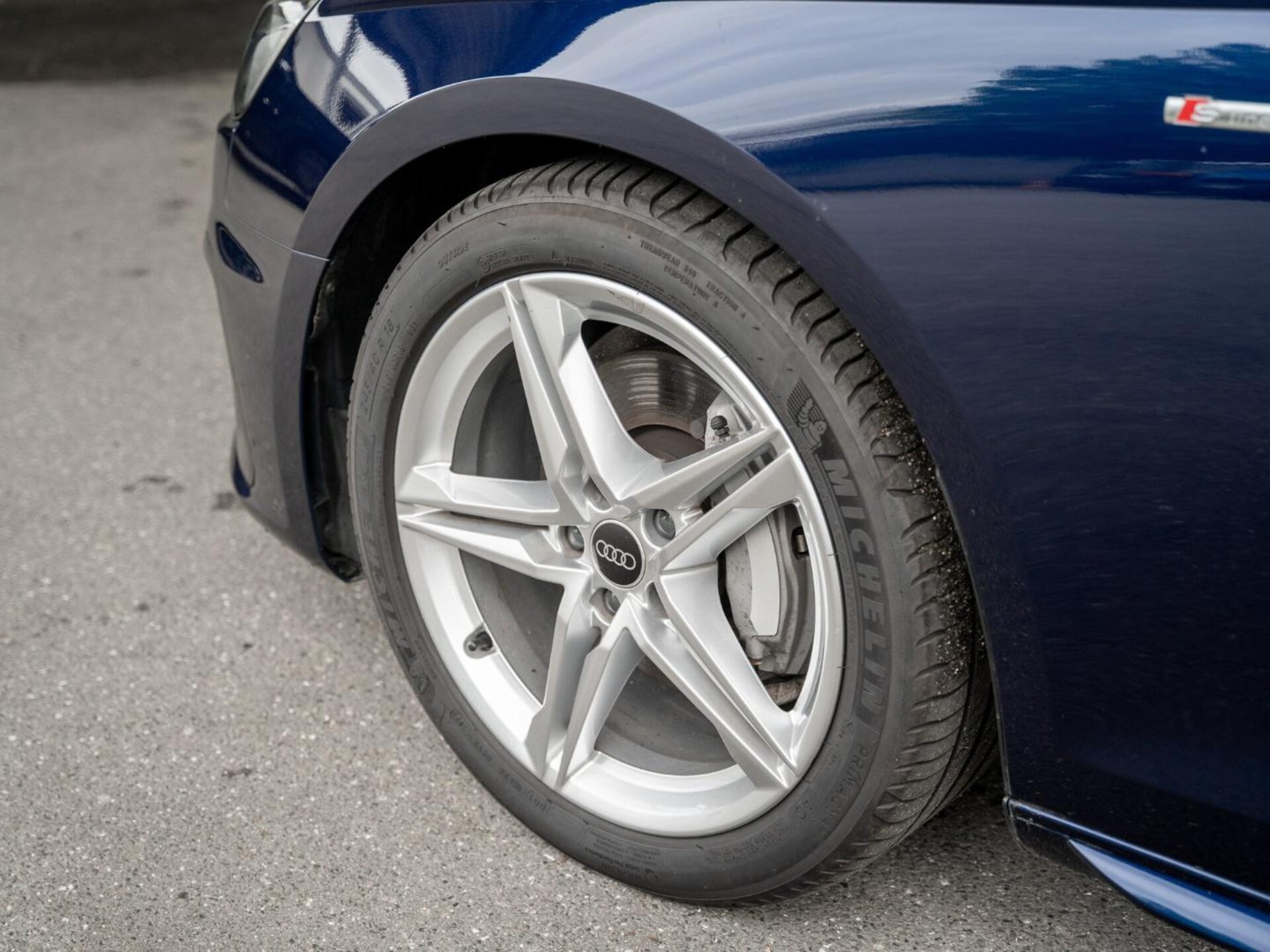 Audi A4 Avant S line