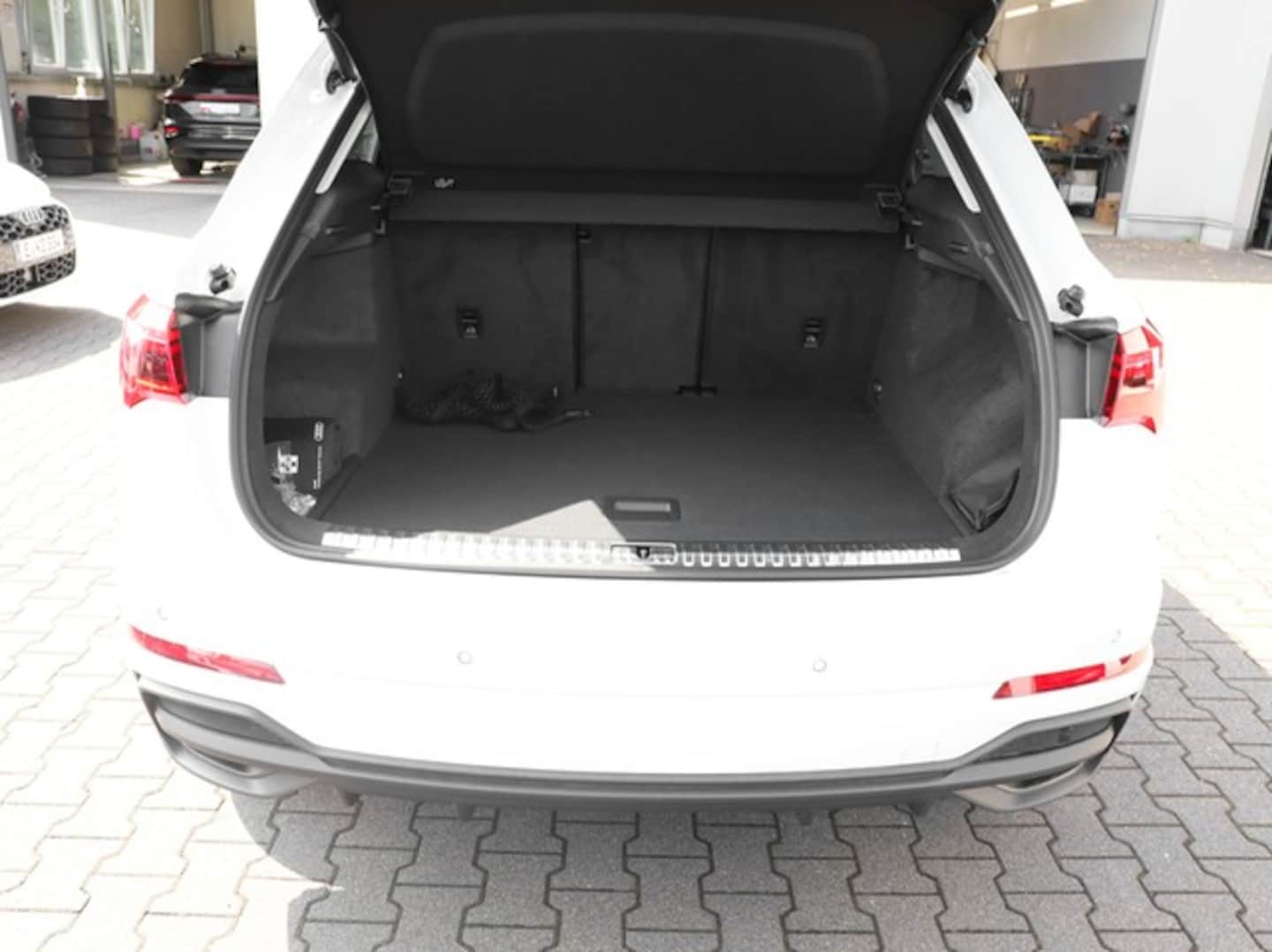 Bild über Audi Q3 TFSI quattro 140 kW S tronic - für weitere Informationen kontaktieren Sie den Audi Partner