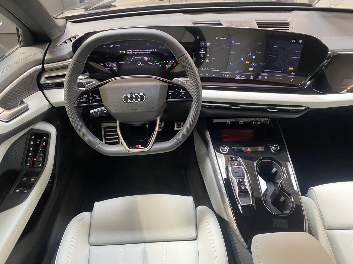Bild über Audi A5 Limousine e-hybrid e-hybrid quattro 270 kW S tronic - für weitere Informationen kontaktieren Sie den Audi Partner