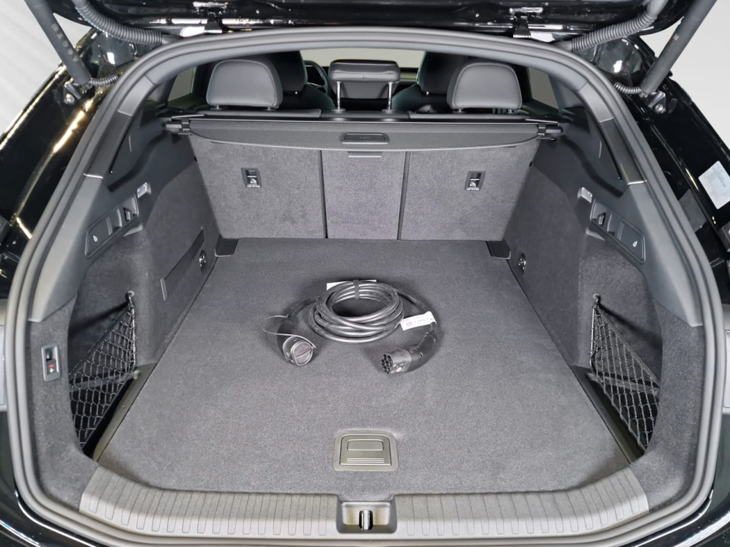Bild über Audi A6 Avant e-tron S line business e-tron performance 270 kW - für weitere Informationen kontaktieren Sie den Audi Partner