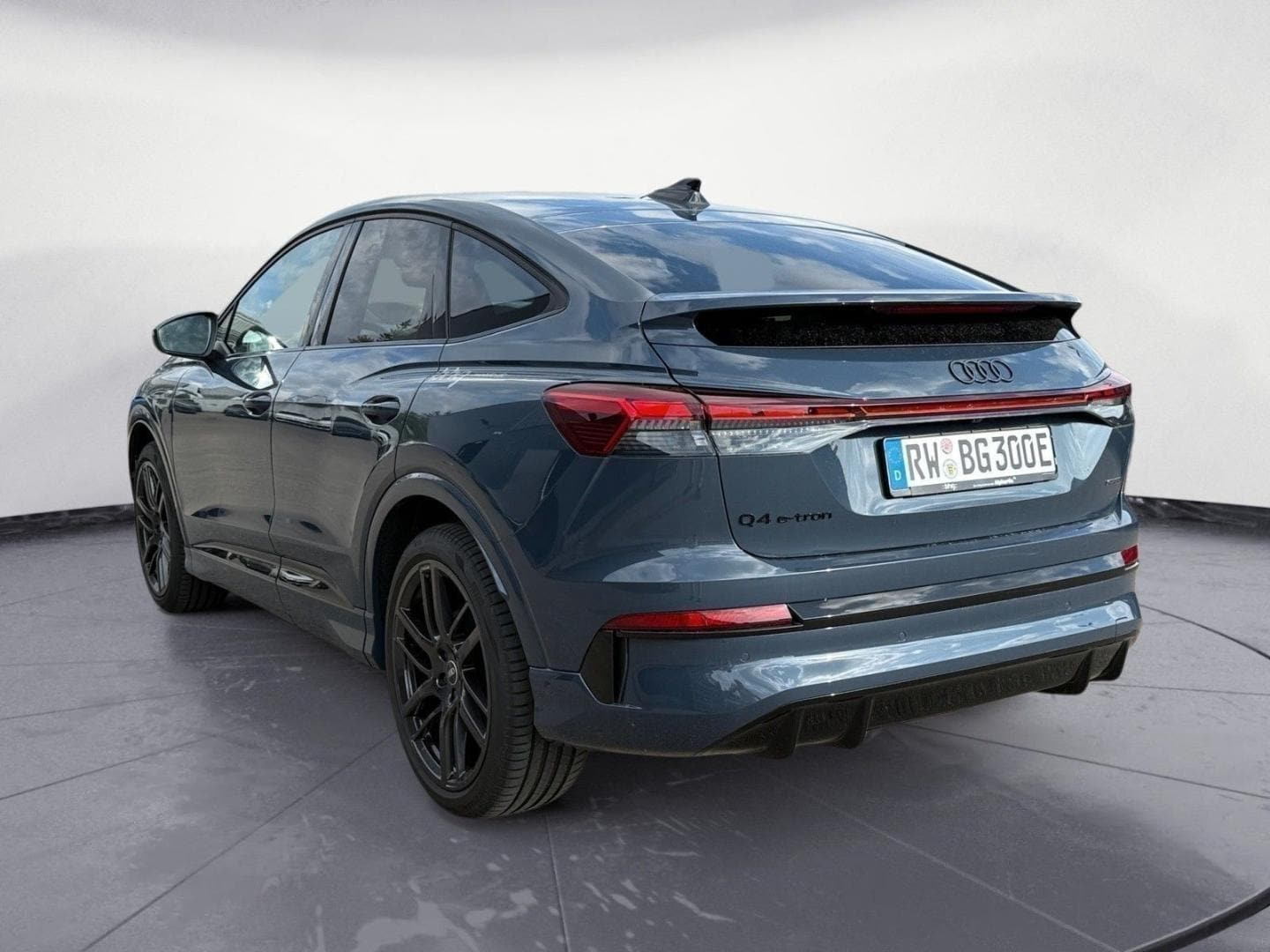 Bild über Audi Q4 Sportback e-tron e-tron quattro 220 kW - für weitere Informationen kontaktieren Sie den Audi Partner