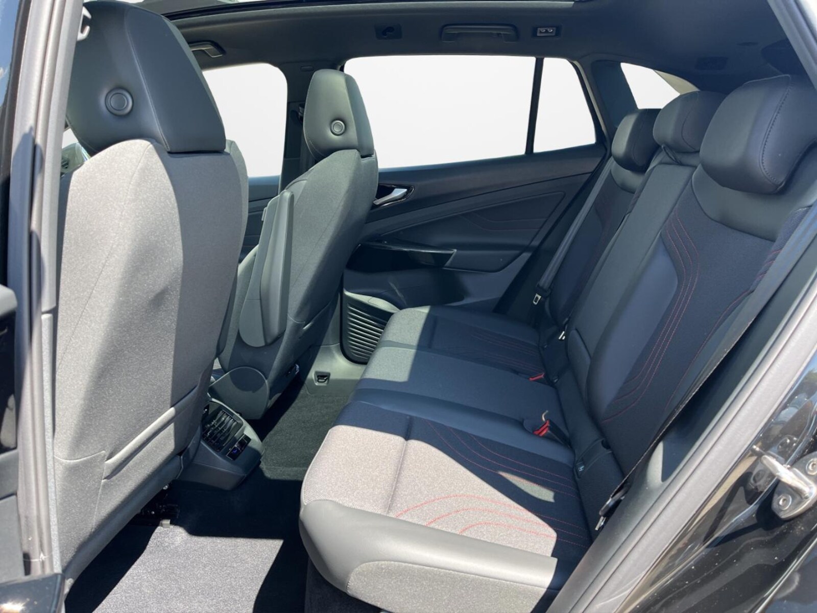 Volkswagen ID.4 – Bild 12