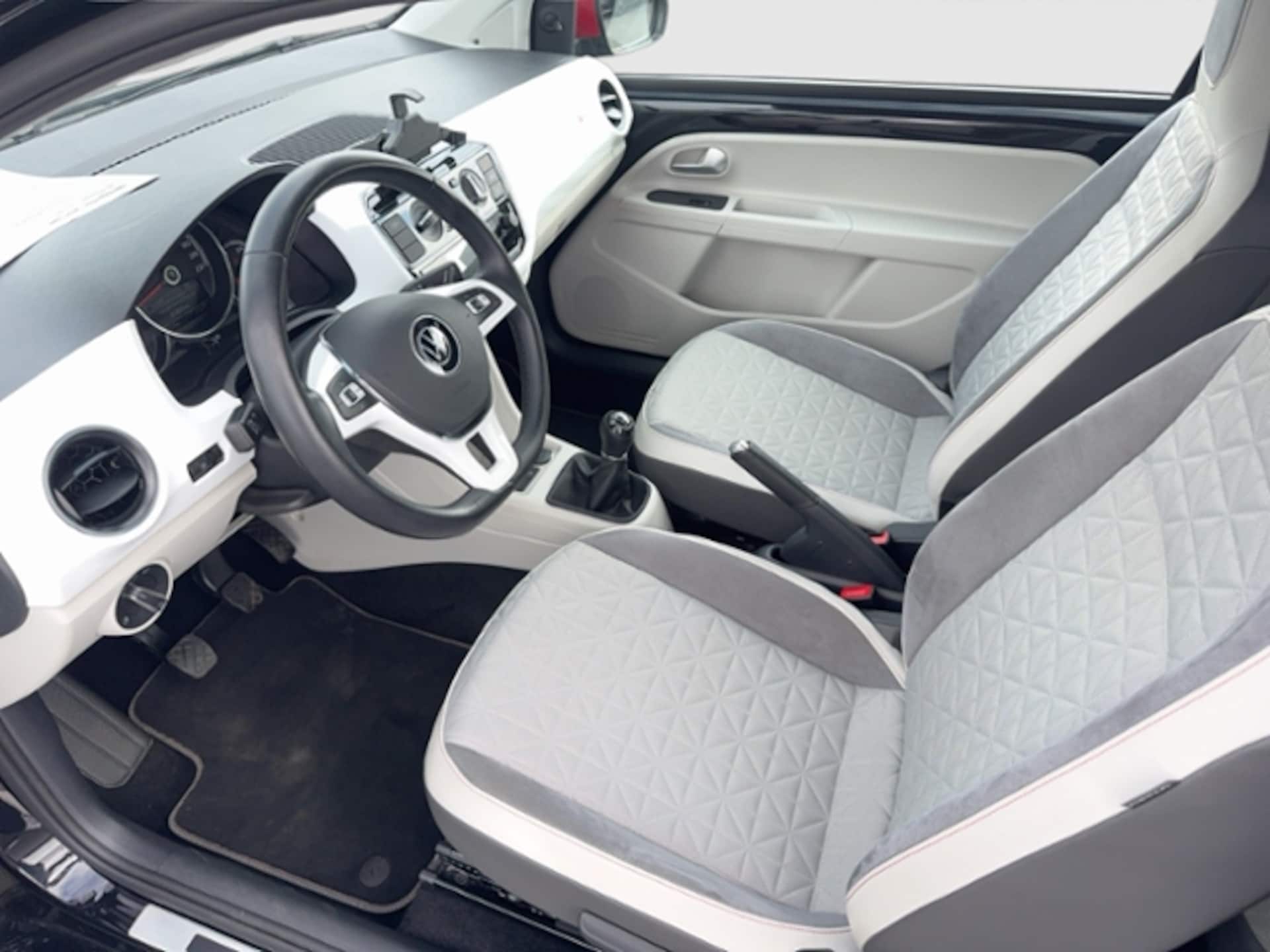Volkswagen up! beats