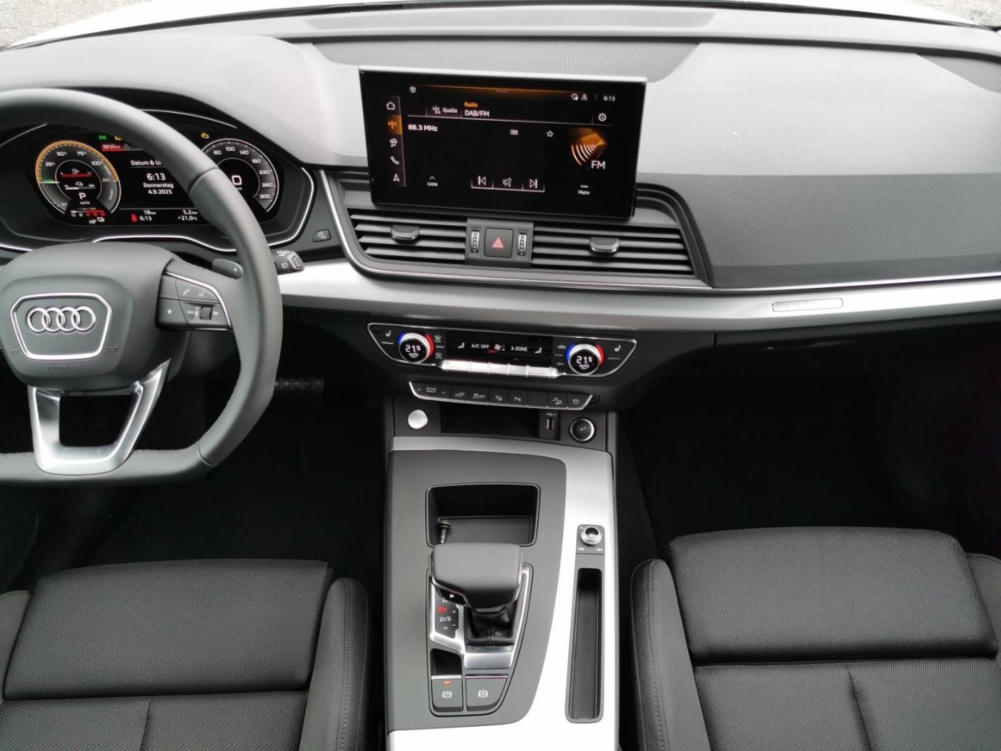 Bild über Audi Q5 TFSI e S line business 50 TFSI e quattro S tronic - für weitere Informationen kontaktieren Sie den Audi Partner