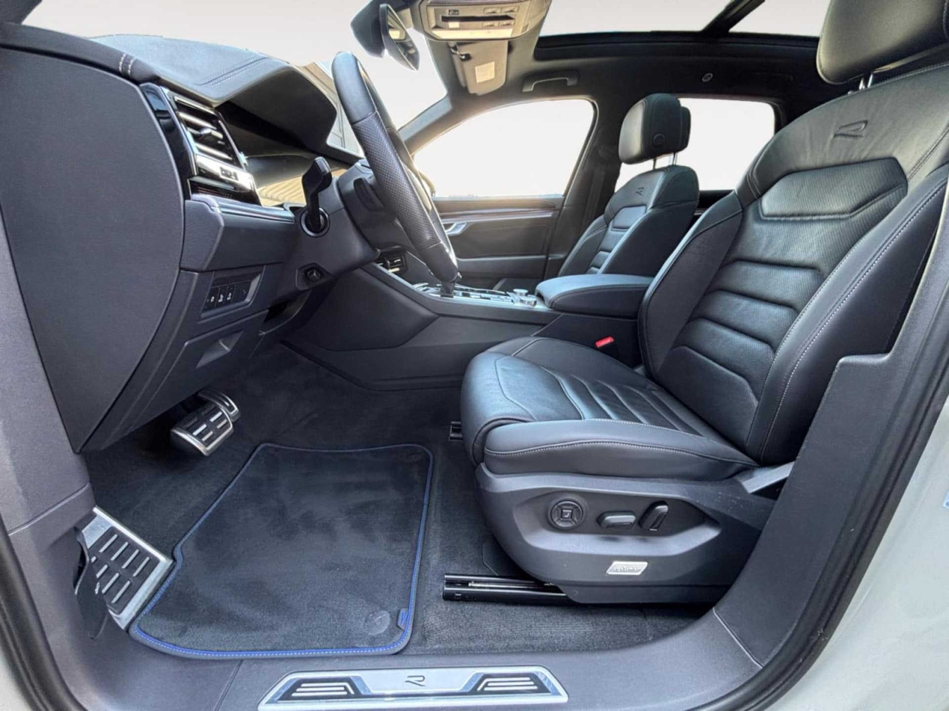 Volkswagen Touareg R