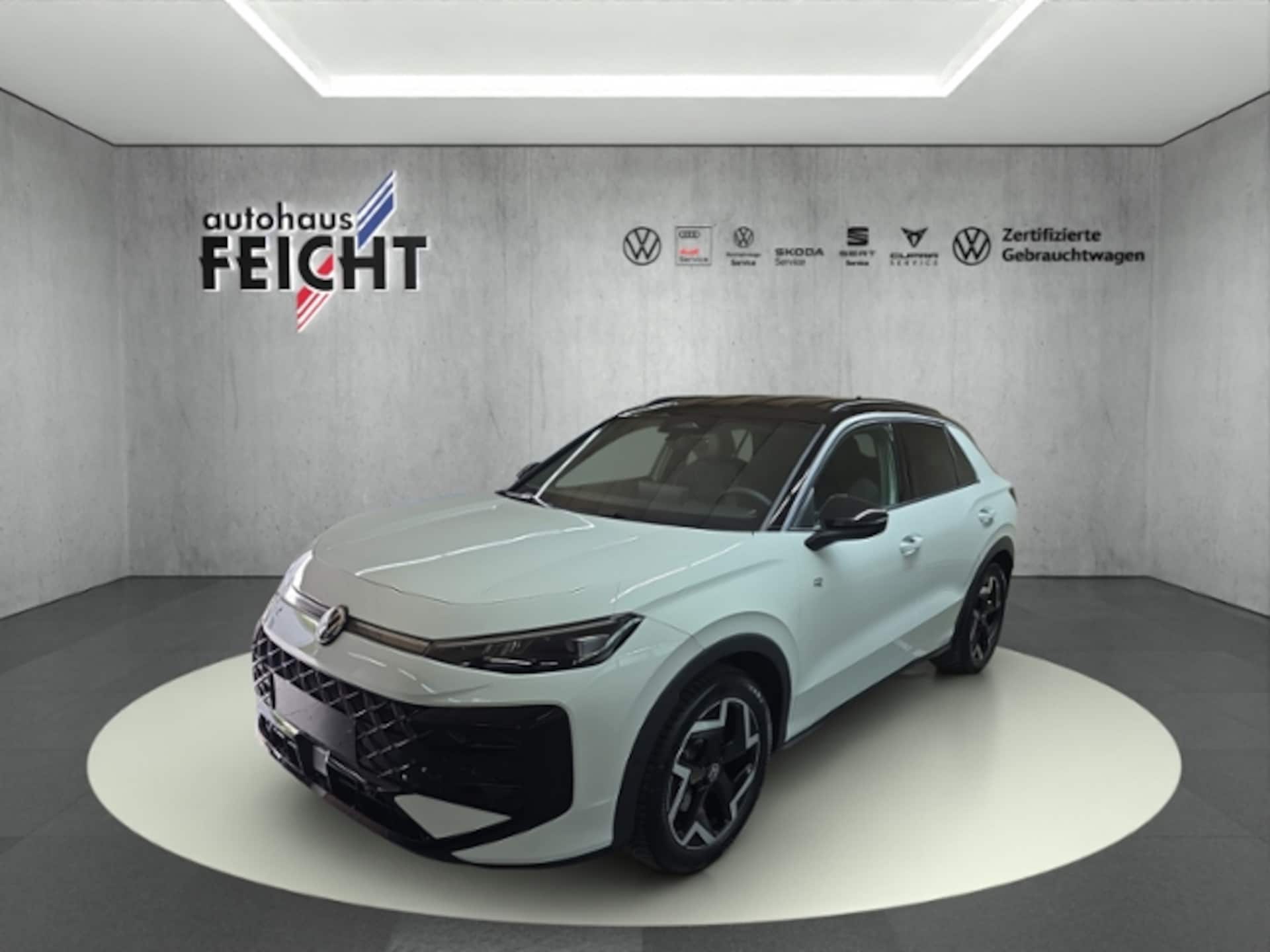 Volkswagen T-Roc — Volkswagen T-Roc 1.5 eTSI R-LineLED-MATRIX+NAVI+AHK+RFK