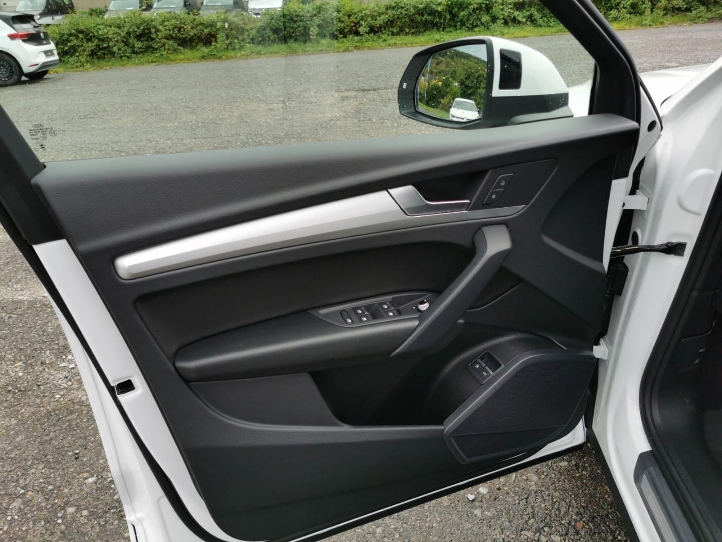 Bild über Audi Q5 TFSI e S line business 50 TFSI e quattro S tronic - für weitere Informationen kontaktieren Sie den Audi Partner