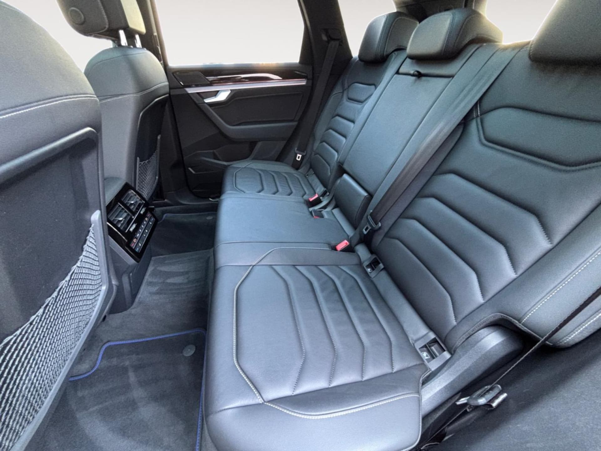 Volkswagen Touareg R