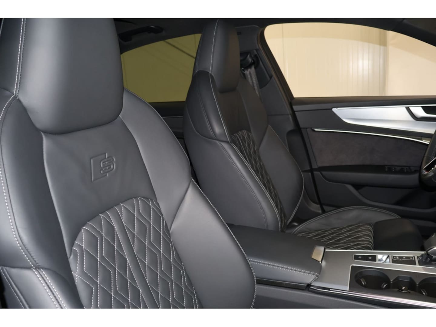 Bild über Audi S6 Limousine TDI quattro tiptronic - für weitere Informationen kontaktieren Sie den Audi Partner