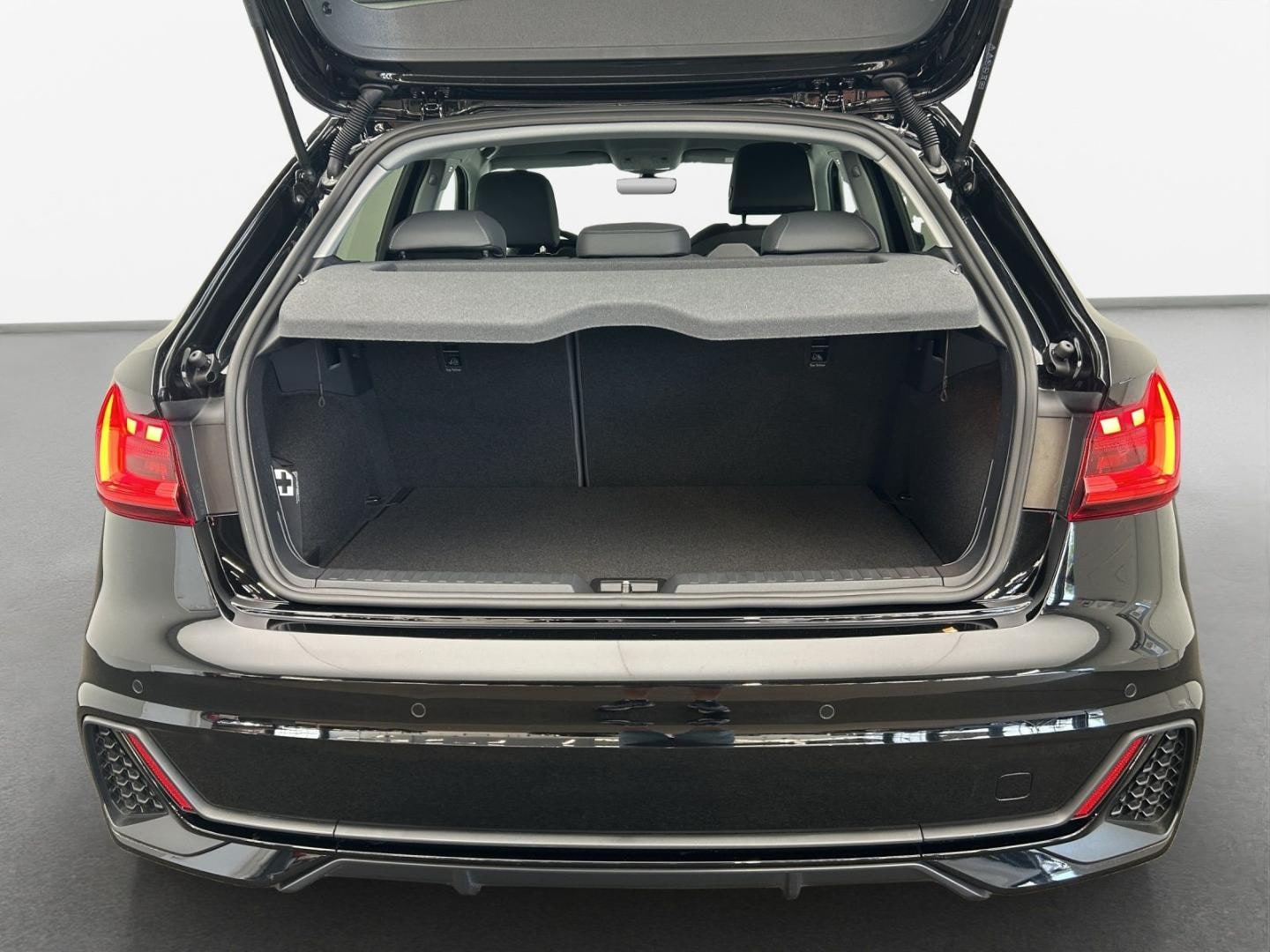 Bild über Audi A1 Sportback S line 25 TFSI S tronic - für weitere Informationen kontaktieren Sie den Audi Partner