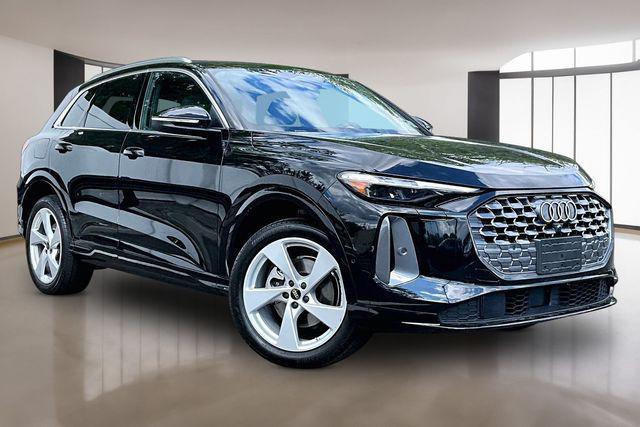 2025 Audi Q5 40 Premium Plus's photo