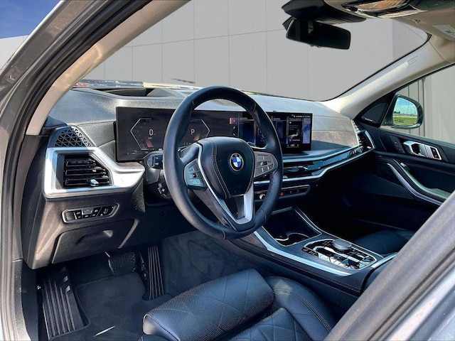 2023 BMW X7