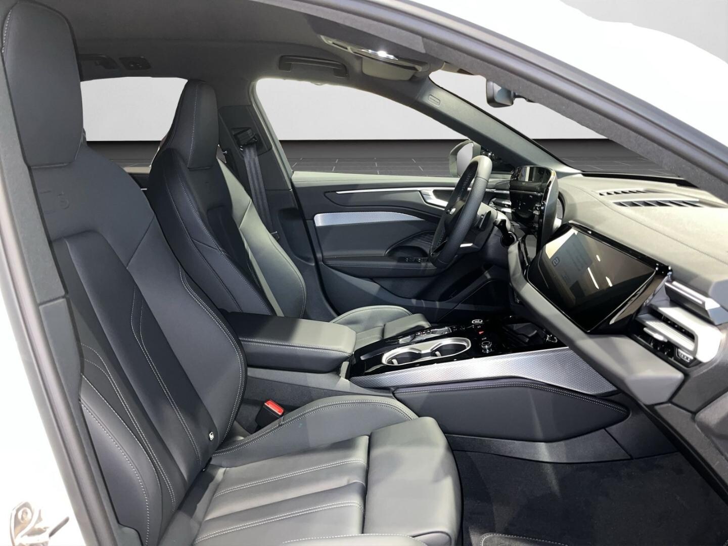 Bild über Audi A6 Avant TDI quattro 150 kW S tronic - für weitere Informationen kontaktieren Sie den Audi Partner