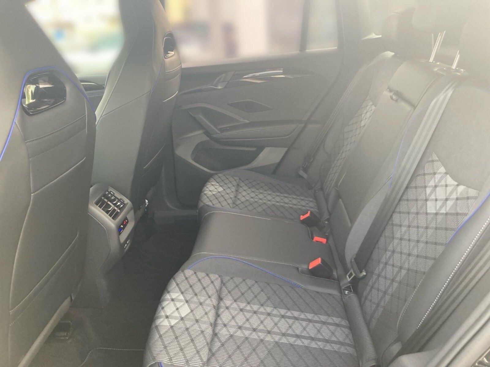 Volkswagen Tiguan – Bild 14