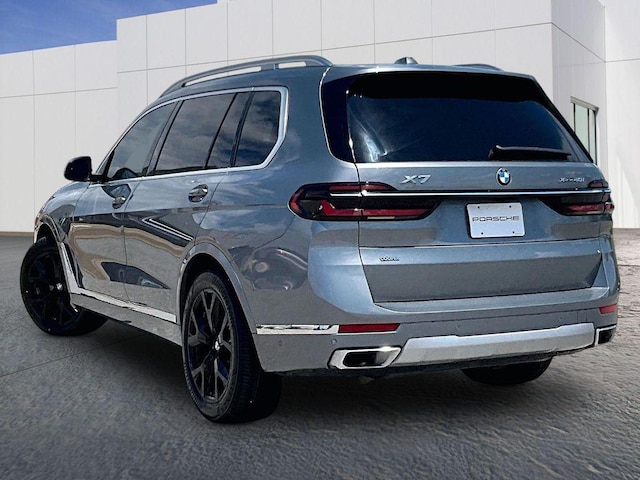 2023 BMW X7