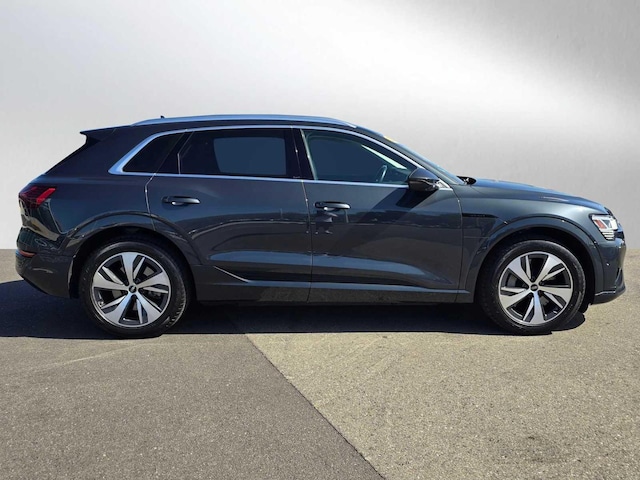 2024 Audi Q8 e-tron