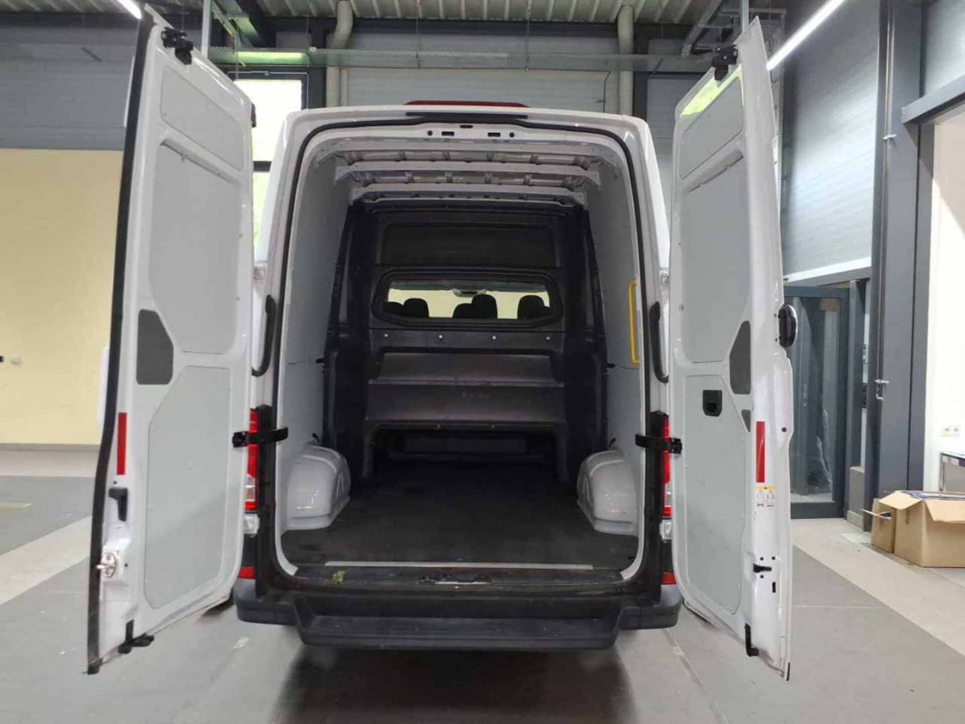 Volkswagen Crafter Kasten mittlerer Radstand