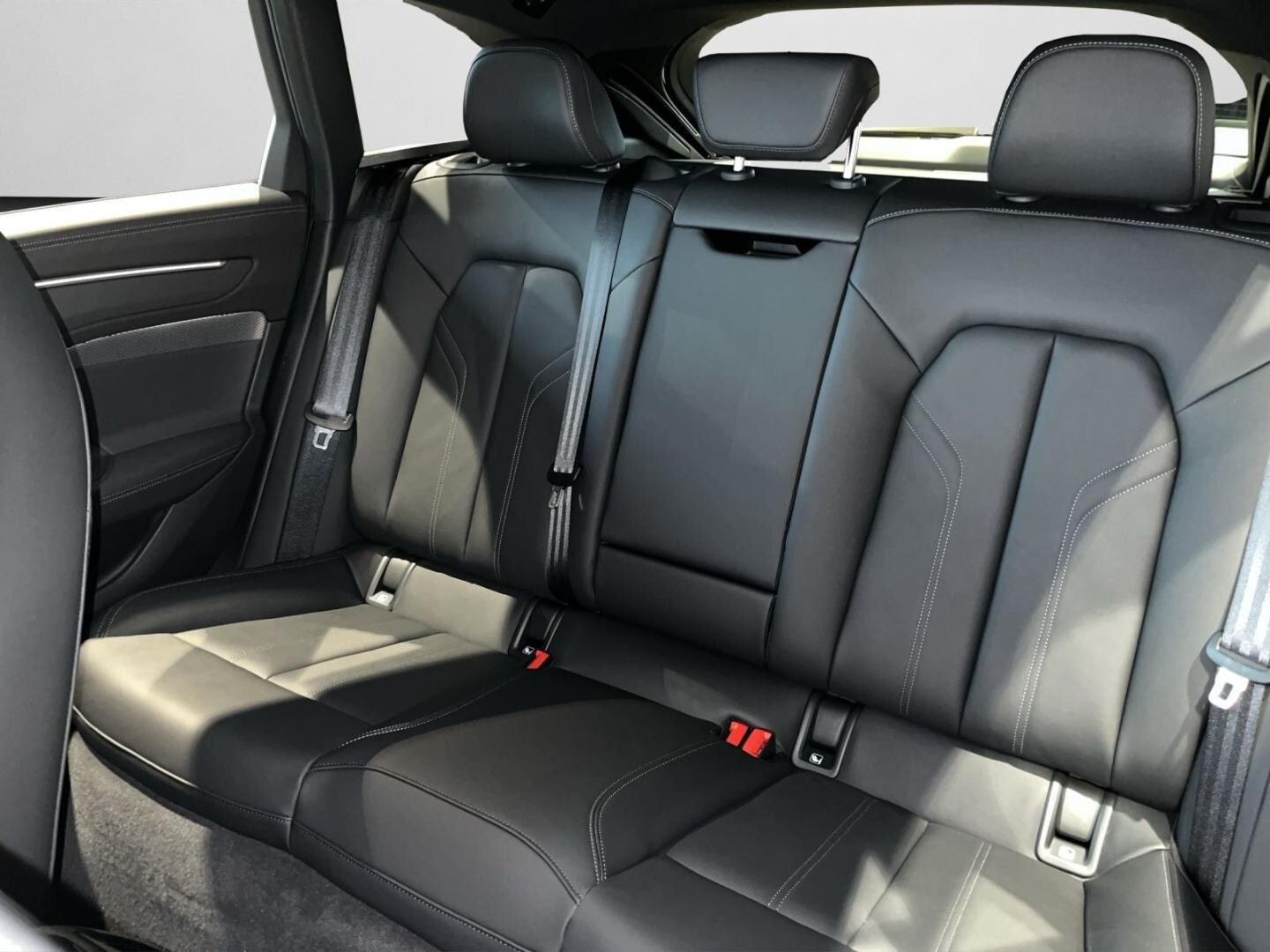 Bild über Audi A6 Avant TDI quattro 150 kW S tronic - für weitere Informationen kontaktieren Sie den Audi Partner