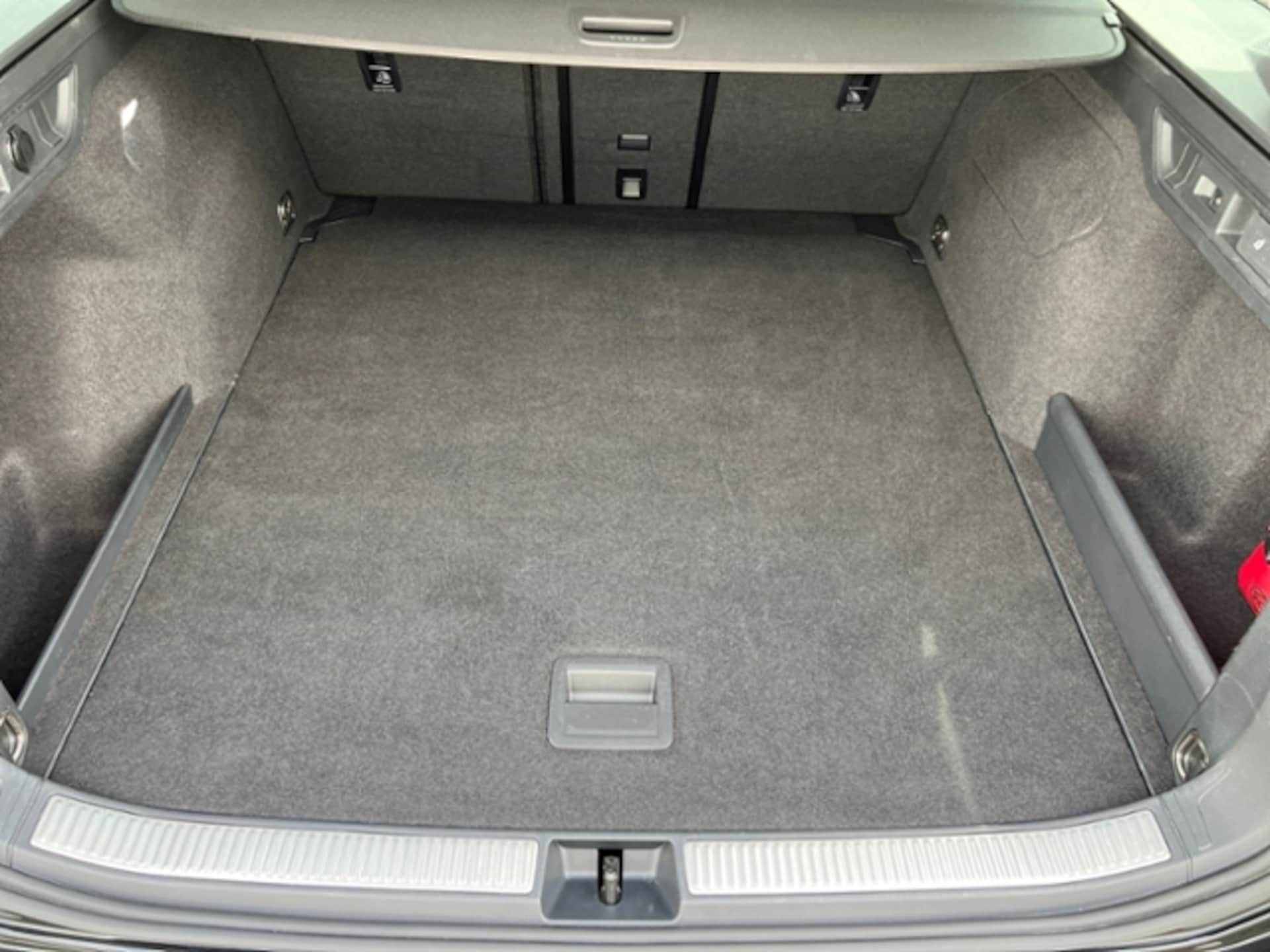 Volkswagen Passat Elegance
