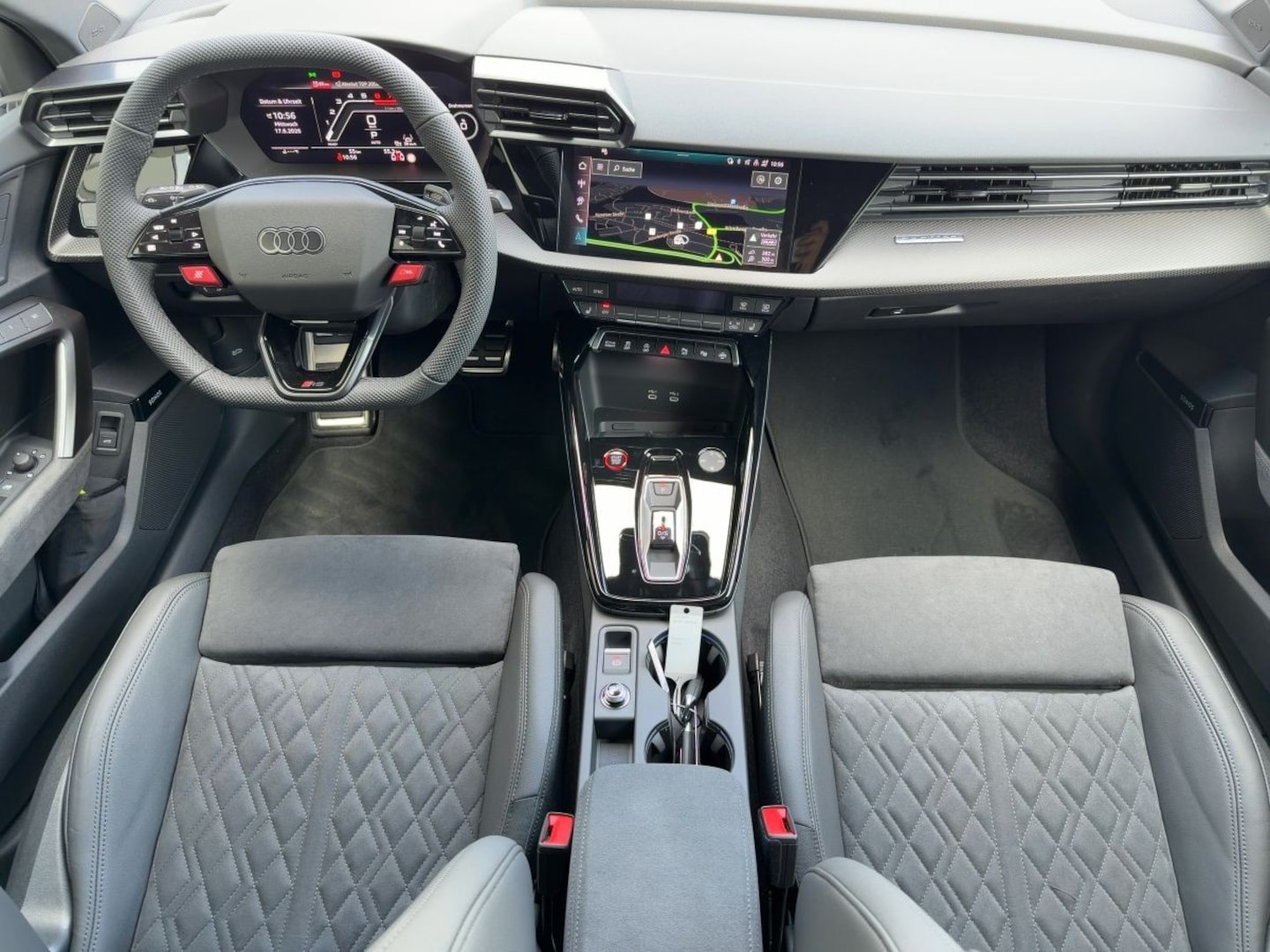 Bild über Audi RS 3 Sportback TFSI quattro 294 kW S tronic - für weitere Informationen kontaktieren Sie den Audi Partner