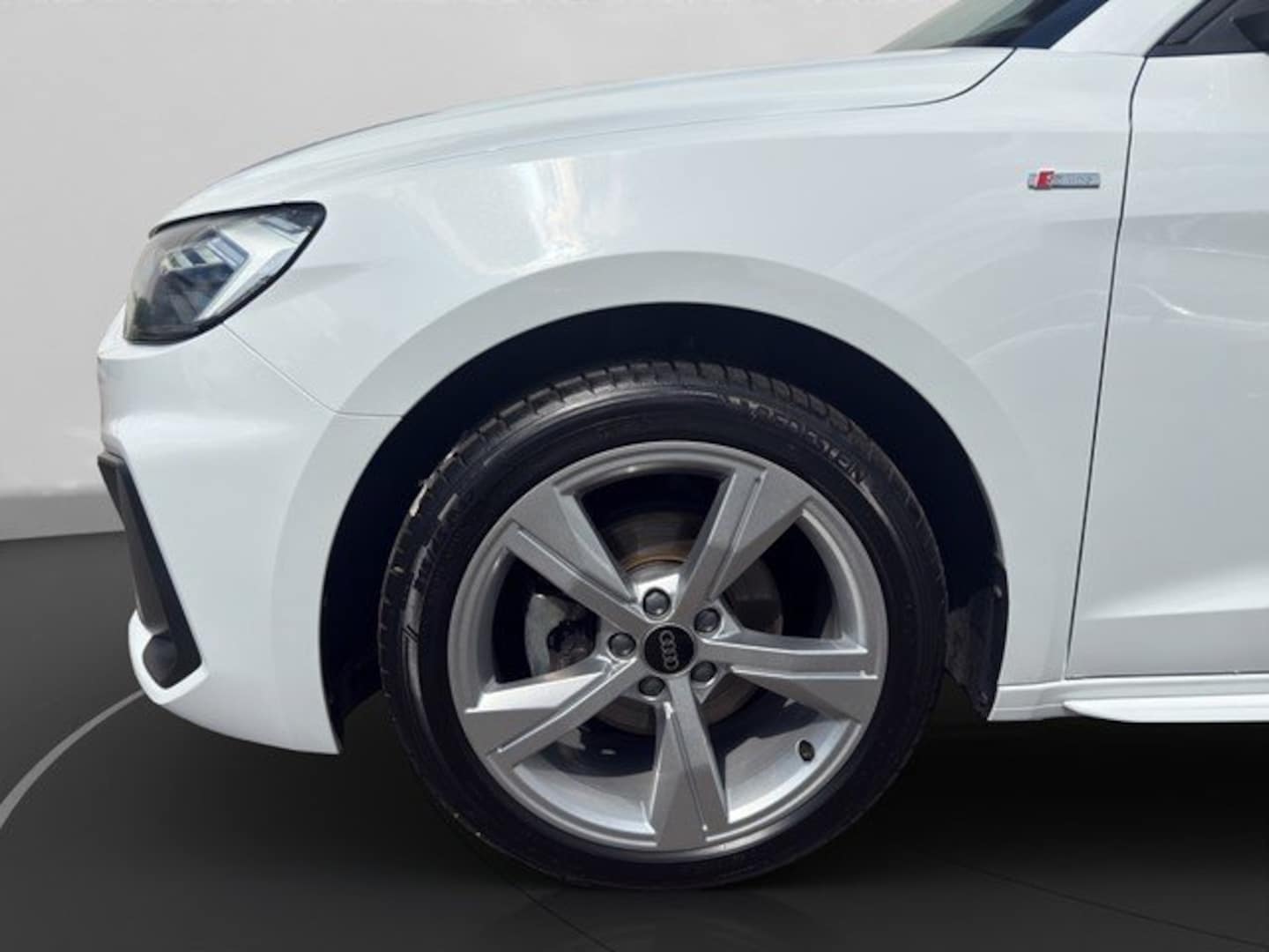 Bild über Audi A1 Sportback S line 35 TFSI S tronic - für weitere Informationen kontaktieren Sie den Audi Partner