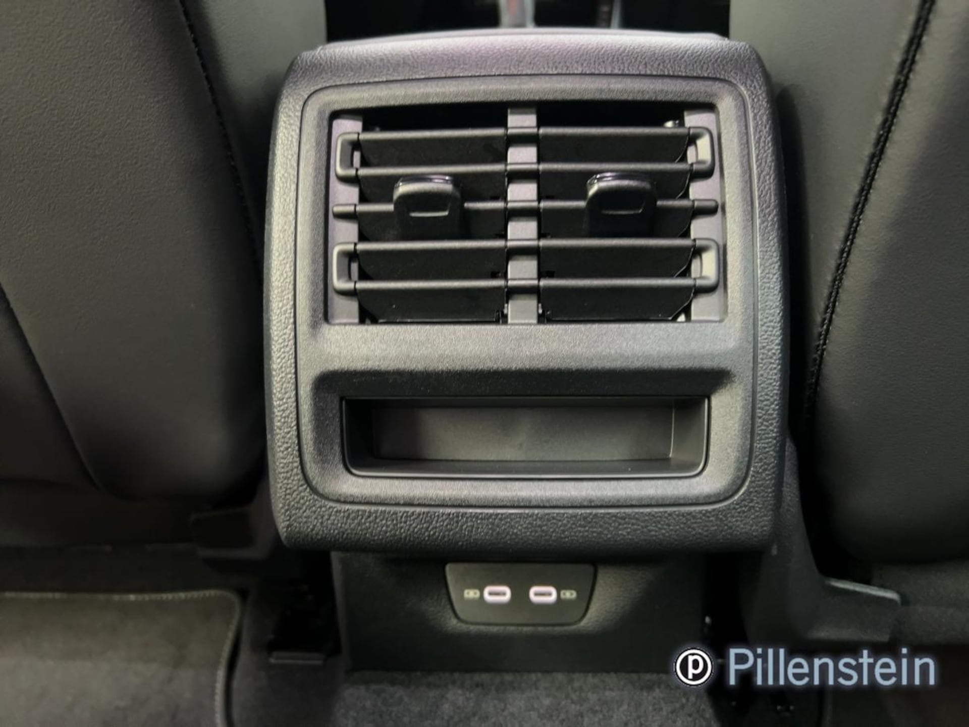 Volkswagen Golf Variant R-Line