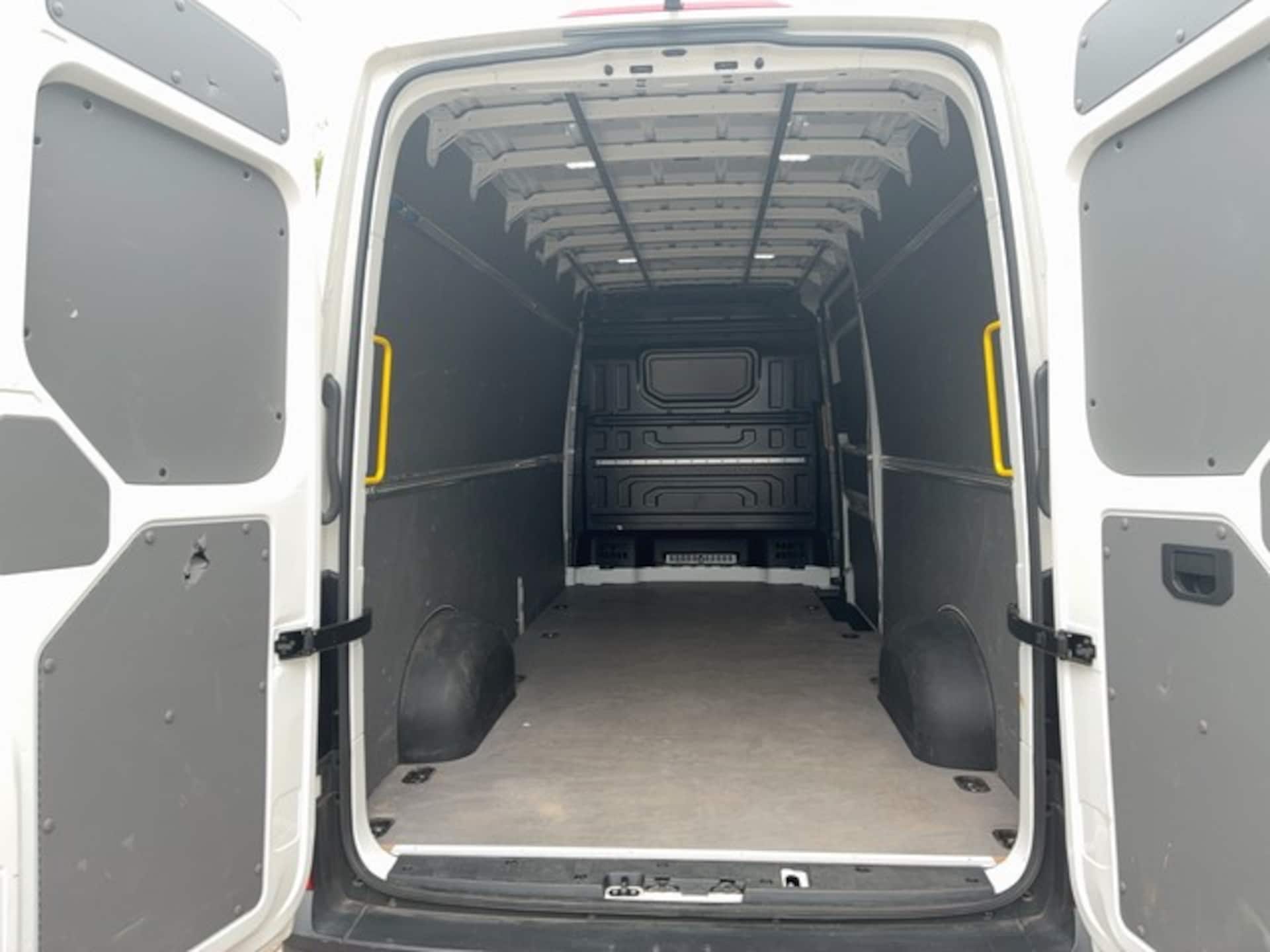 Volkswagen Crafter Kasten langer Radstand