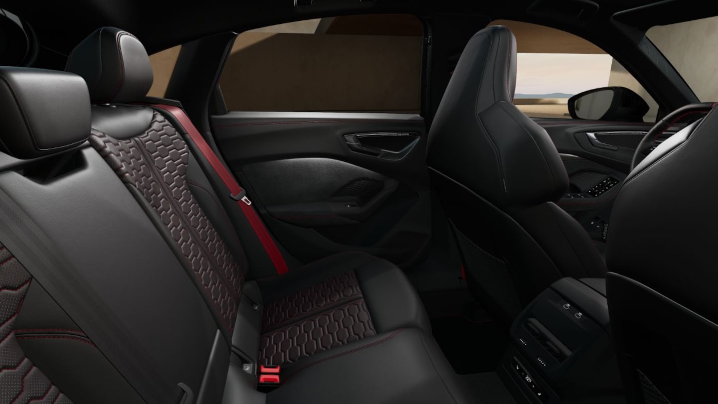 Bild über Audi RS 5 Limousine TFSI quattro 470 kW tiptronic - für weitere Informationen kontaktieren Sie den Audi Partner