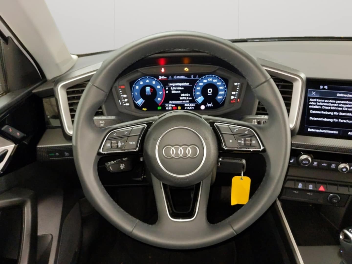 Bild über Audi A1 allstreet 30 TFSI Schaltgetriebe - für weitere Informationen kontaktieren Sie den Audi Partner