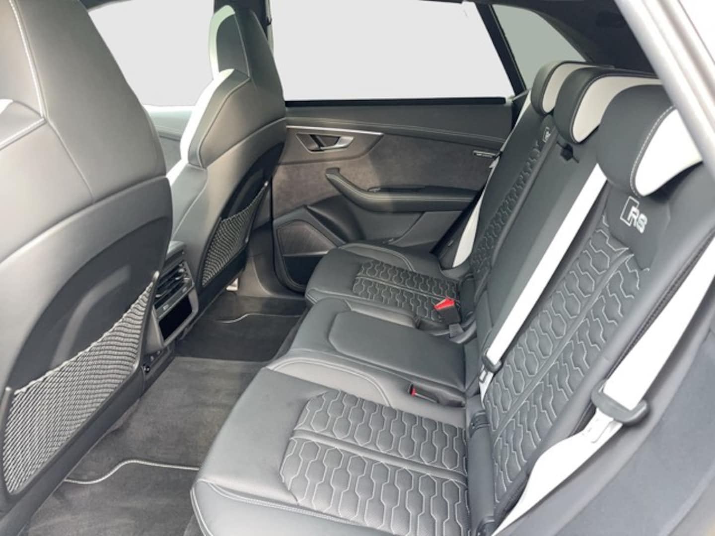 Bild über Audi RS Q8 SUV TFSI quattro tiptronic - für weitere Informationen kontaktieren Sie den Audi Partner